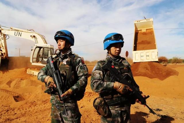 11月26日7时59分,23岁维和战士不幸牺牲,举国人民陷入悲痛之中