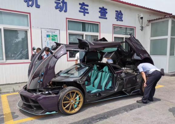 自己上牌只要100多，4s店却要1000块，其中是不是有什么猫腻？