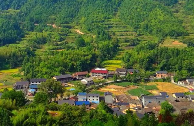 大山深处的绝美村庄初冬时节最好看古朴气息宛如油画