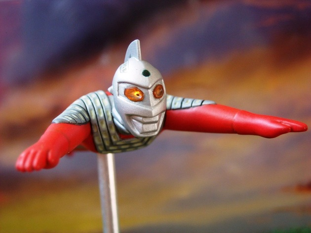 他们都是拥有光束灯的奥特曼赛文用来发射光线泰罗的只是摆设