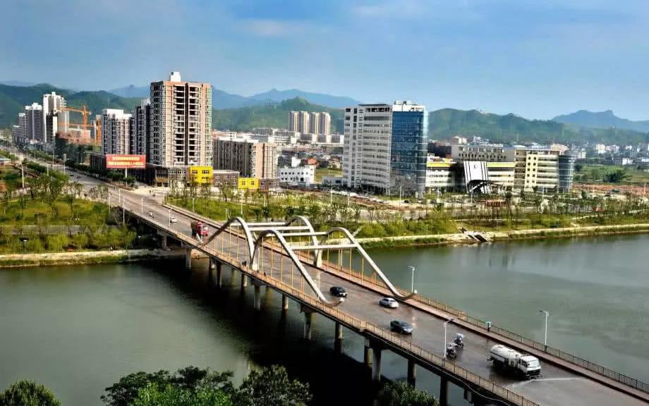 2,靖安县,位于江西省西北部,宜春市北部.