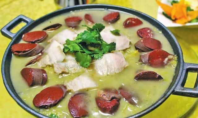 酸菜白肉血肠,荤素搭配,营养又美味