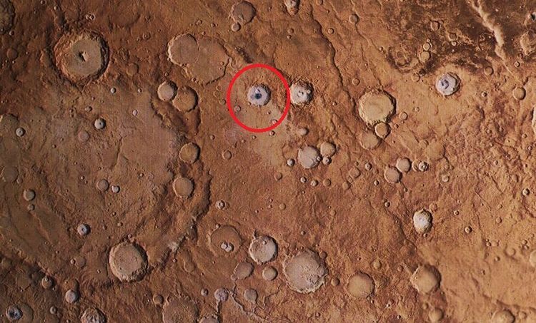 火星陨石坑中有外星人有人称在照片上发现了而nasa未作解释