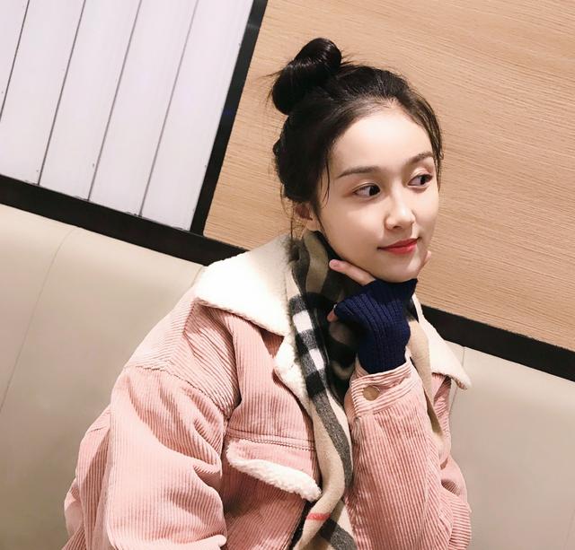 《小欢喜》中的陶子,小小年纪气质不俗,跳芭蕾舞拍大片都好美