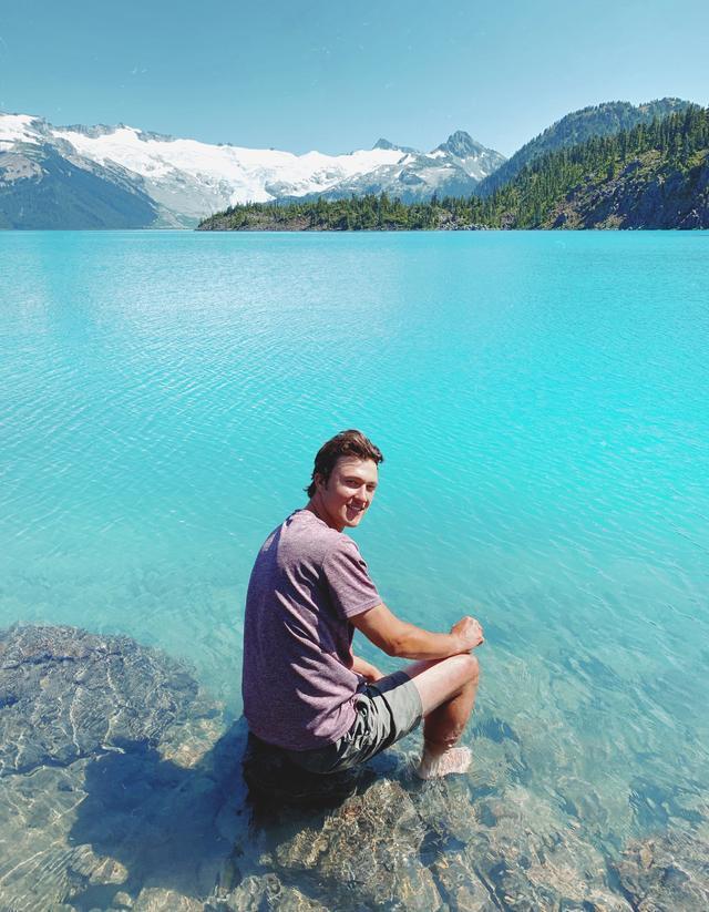 钟丽缇大女儿带男友见家人,男方高大威猛不输继父张伦硕