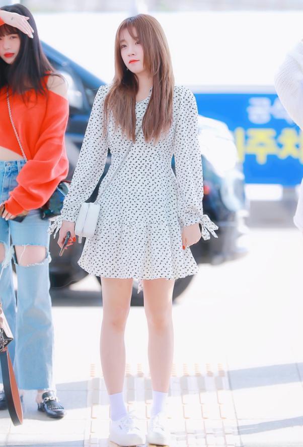 原来也有宋雨琦驾驭不了的衣服,穿一件高领毛衣,胖成虎背熊腰!休闲区蓝鸢梦想 - Www.slyday.coM 原来也有宋雨琦驾驭不了的衣服,穿一件高领毛衣,胖成虎背熊腰!休闲区蓝鸢梦想 - Www.slyday.coM