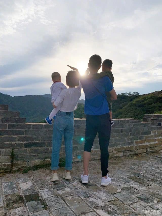 张嘉倪买超高浓度撒糖,最萌身高差玩亲亲甜到齁