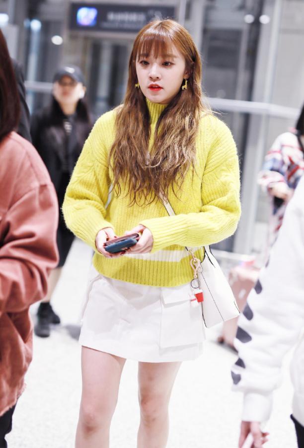 原来也有宋雨琦驾驭不了的衣服,穿一件高领毛衣,胖成虎背熊腰!休闲区蓝鸢梦想 - Www.slyday.coM 原来也有宋雨琦驾驭不了的衣服,穿一件高领毛衣,胖成虎背熊腰!休闲区蓝鸢梦想 - Www.slyday.coM