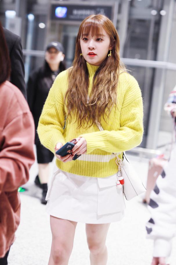 原来也有宋雨琦驾驭不了的衣服,穿一件高领毛衣,胖成虎背熊腰!休闲区蓝鸢梦想 - Www.slyday.coM 原来也有宋雨琦驾驭不了的衣服,穿一件高领毛衣,胖成虎背熊腰!休闲区蓝鸢梦想 - Www.slyday.coM