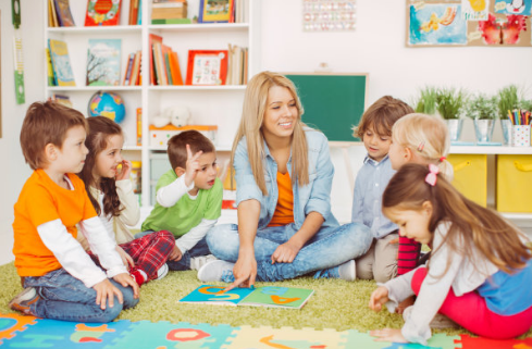 孩子上幼儿园以后,全家人一定要统一言行,千万不要流露出孩子是去幼儿