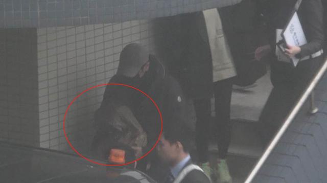 高以翔遗体抵台四大细节引泪目：女友穿其外套，哥哥紧抱弟弟遗物