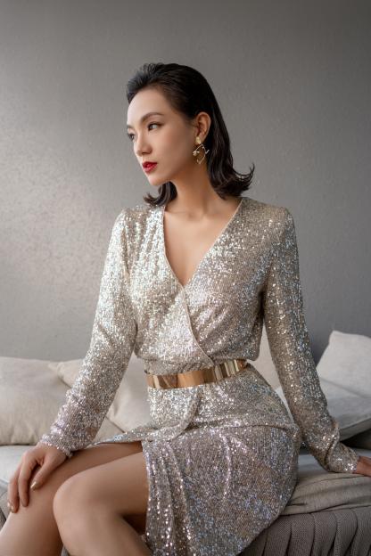 第二届海南岛国际电影节开幕 青年演员魏璐应邀亮相红毯