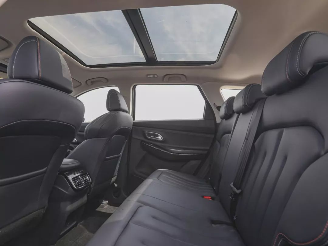 下一匹SUV黑马诞生，7.77万起售，刷屏了半年的欧尚X7上市了