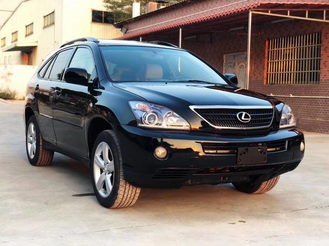 实拍这辆雷克萨斯rx400仅7万,全球首创油电混合动力豪华suv