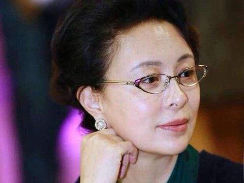 刘佳近照曝光,出道40年零绯闻,丈夫为人低调身份显赫|刘佳|绯闻|近照曝光_新浪新闻