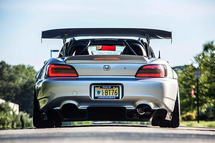 精心改装2005版日产s2000 凸显绅士风格