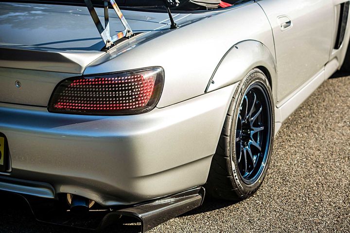 精心改装2005版日产s2000 凸显绅士风格