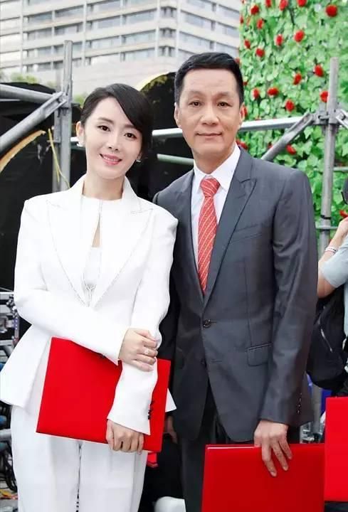 《黑白照相馆》饰演女主角李燕;同年和樊少皇,释延能,吕良伟一起主演