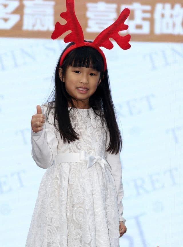 张庭女儿近照,林家菱女大十八变,不仅越长越好看,还是小才女