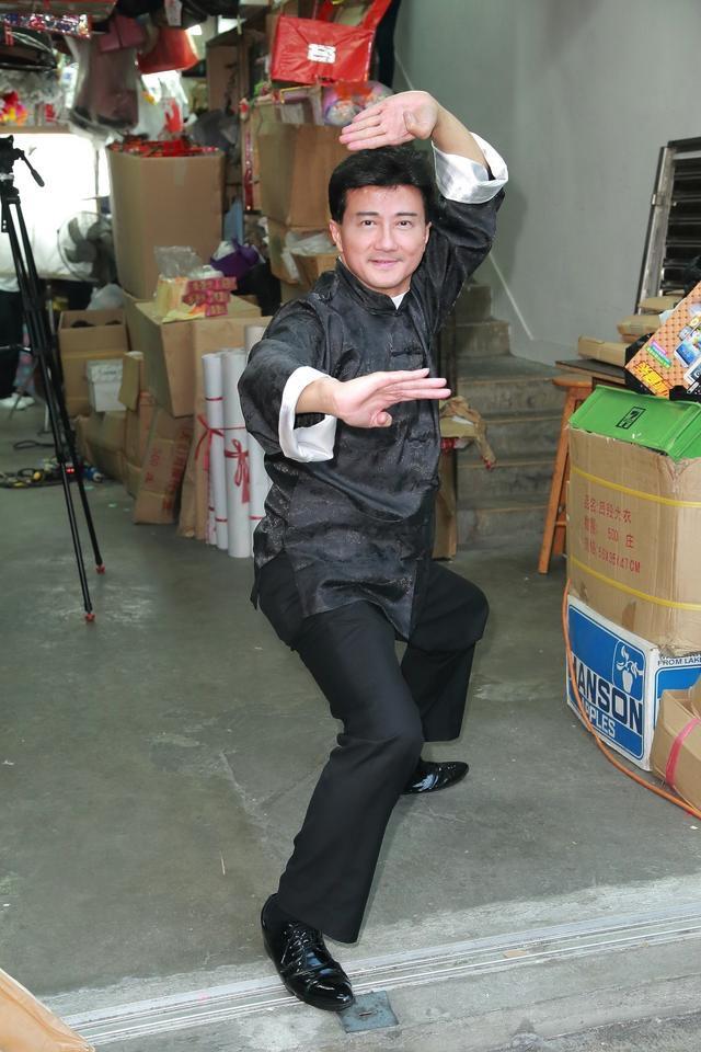 64岁tvb吴刚师傅为慈善出山表演杂耍绝活,退圈18年做饮食成富豪