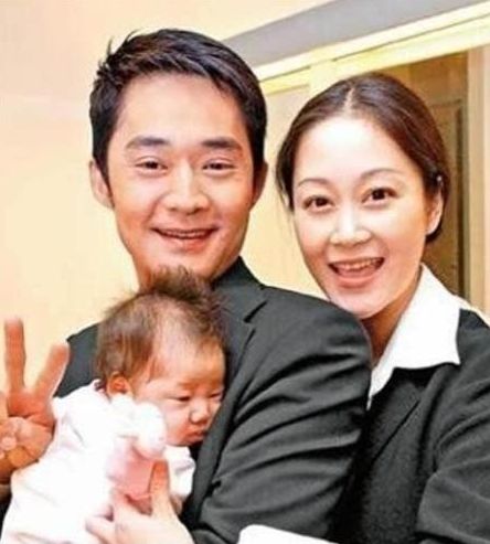 她抑郁症离世,曾遭蒋勤勤插足离婚,家中自尽仅44岁|于佳卉|张孝正