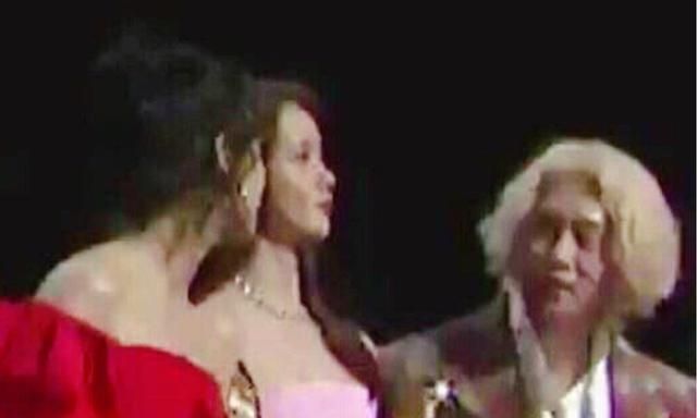 Cosmo盛典看點多：朱丹叫娜扎為熱巴，肖戰景甜熱聊，庚澈擁抱