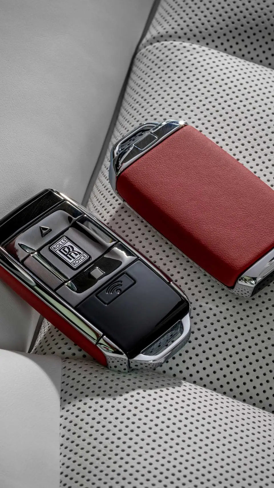 注意了!全球仅此辆,劳斯莱斯幻影红色特别版将在网上拍卖!