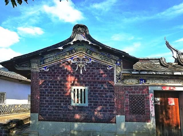 福建泉州岵山古镇,闽南风格的田园小镇,红砖黛瓦绿树红花