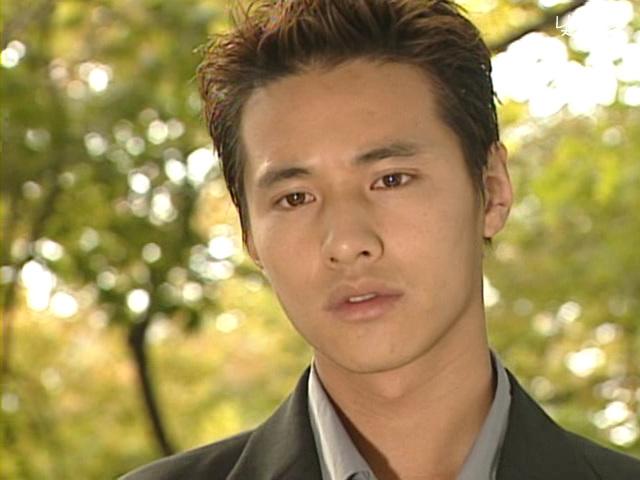 他是韩国第一美男,因《蓝色生死恋》爆红,十年不拍戏仍有高人气