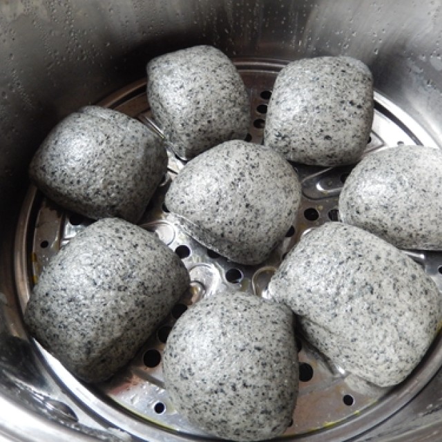 黑芝麻豆渣馒头,散发浓浓豆香的方法,保证一次学会!