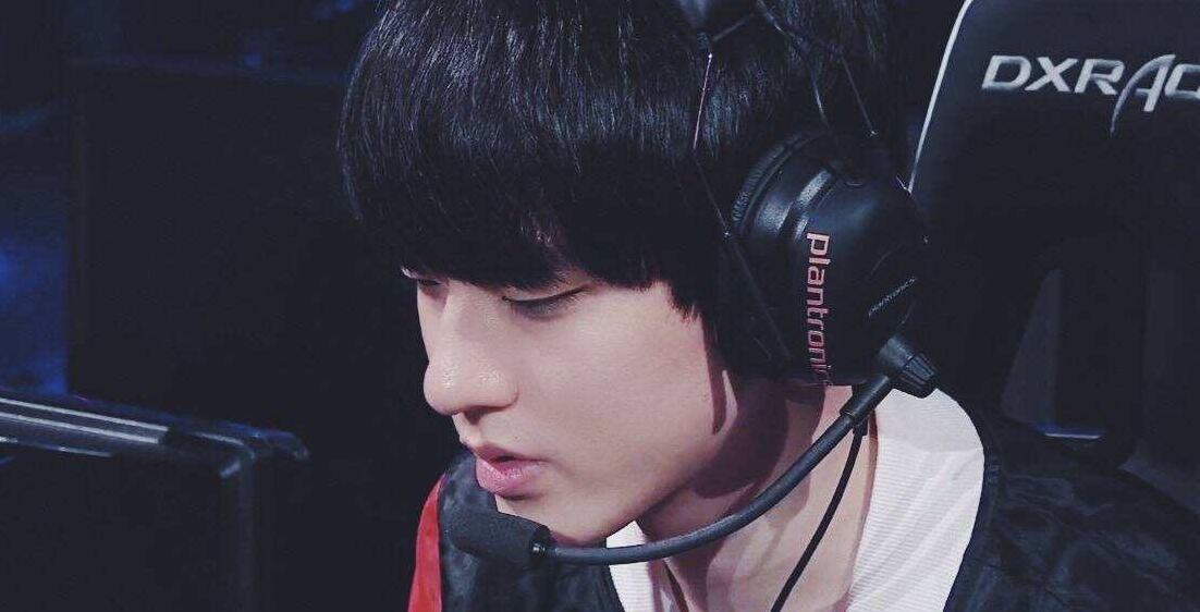 lol:lwx变成国民小舅子?美女姐姐颜值太高,网友大喊姐夫爱你