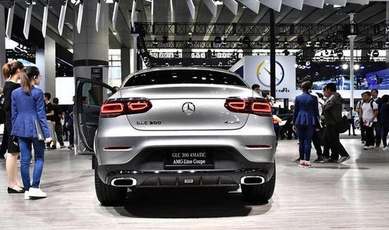 88万,搭载2.0t 9at,奔驰glc coupe树立豪华轿跑新标杆
