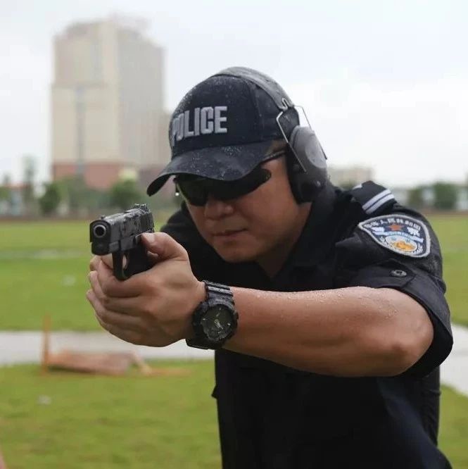 果断开枪解救人质的南宁特警曾浩,当选全国"最美基层民警"!