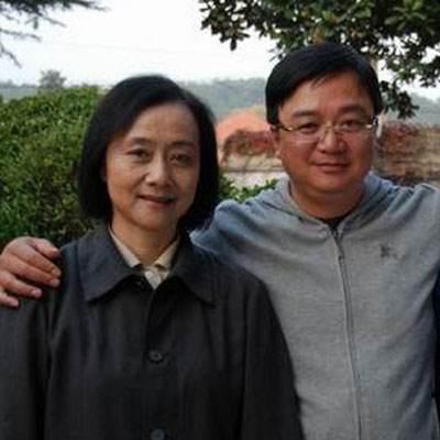 演王亚茹成名的黄梅莹原来她老公就是此男演员儿子浓眉大眼