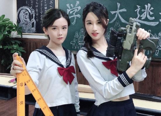 轩子和轩墨玩"大逃杀"模拟游戏,学生装出镜,被称为游戏圈女神