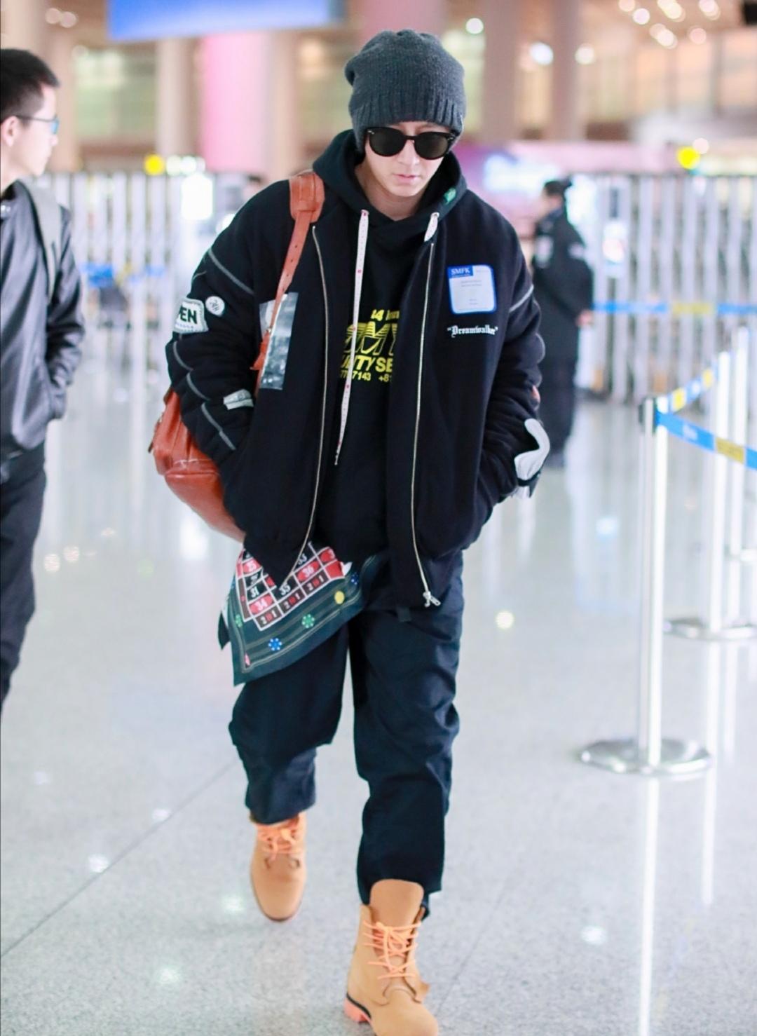 韩庚穿黑西装亮相活动,私服帅气又有范儿,每一套都值得潮男借鉴