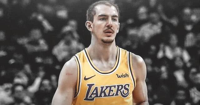 板凳匪徒还是扣篮大将,"秃鹰"卡鲁索鹰击长空,今日最佳扣篮