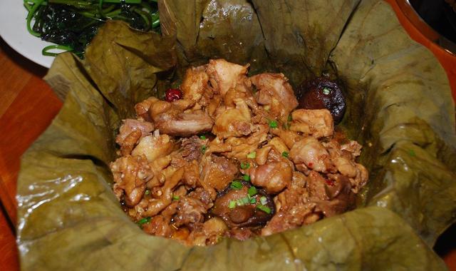 这道荷叶粉蒸鸡,只要做好这一步,一定很好吃