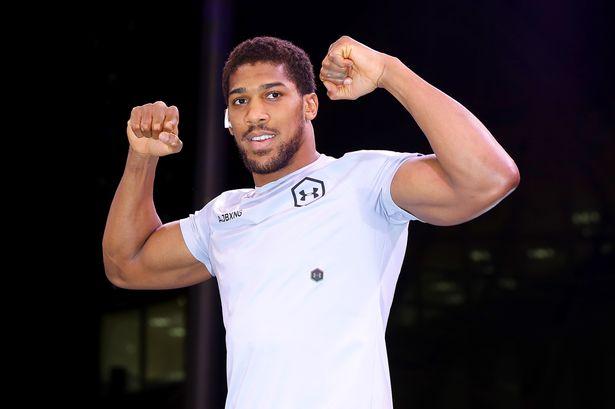 英国拳王:若奥巴梅扬和凯恩进行拳击,我认为凯恩会获胜