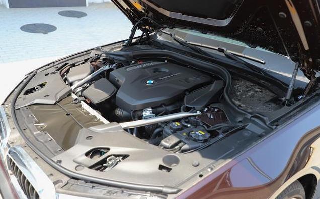 69-64.39万元,宝马5系全系标配zf的8at变速箱