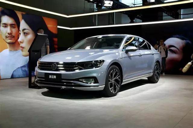 今年最后一波新车登场，网友：雅阁的对手终于来了