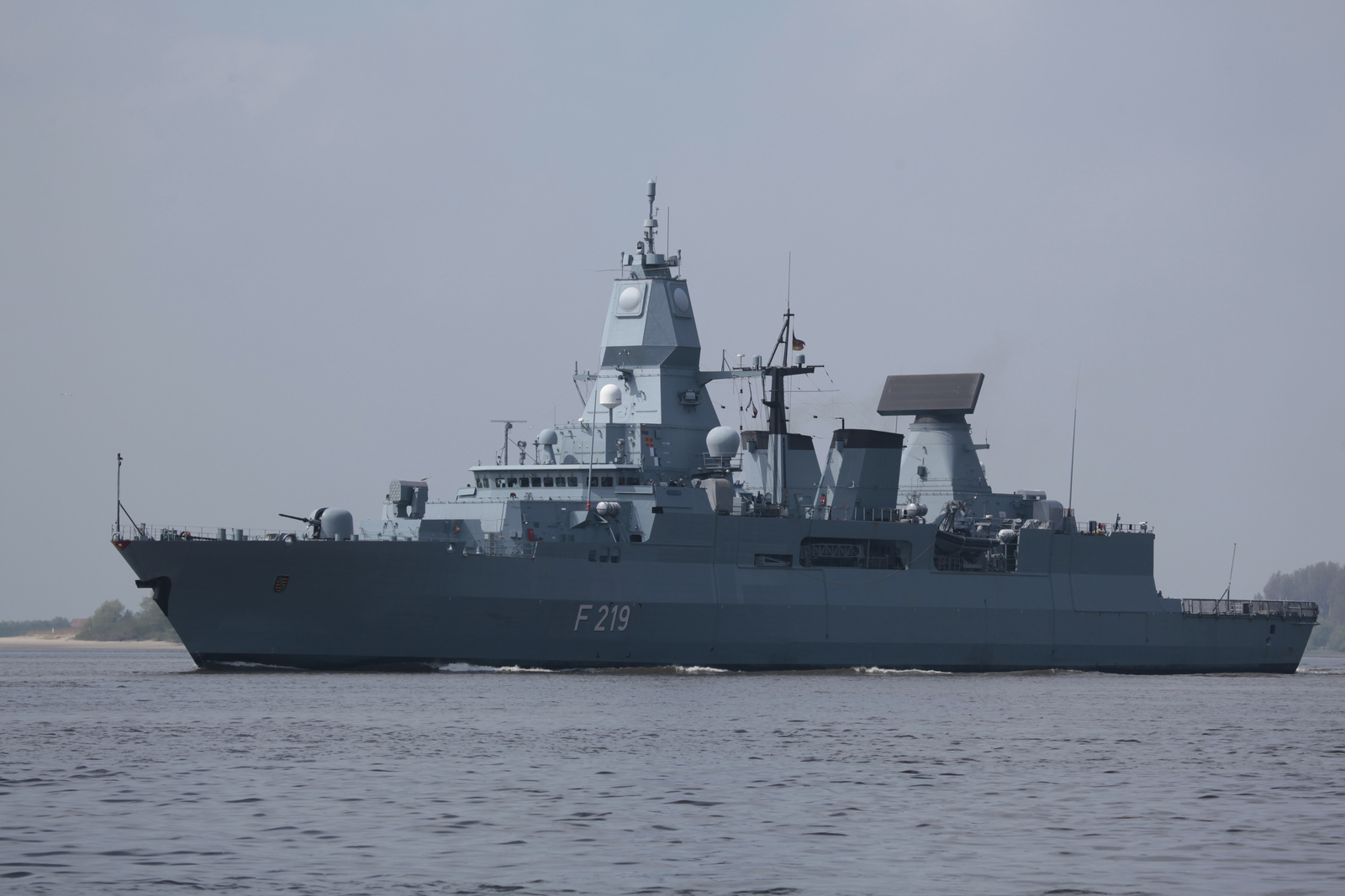 德国f124萨克森级护卫舰已经有了一体化的雏形同时随着相控阵技术