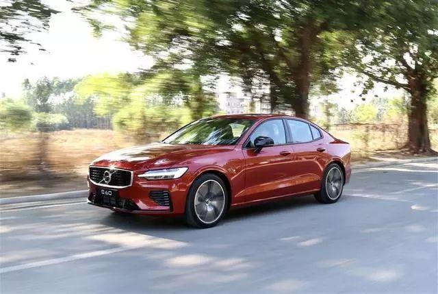 今年最后一波新车登场，网友：雅阁的对手终于来了