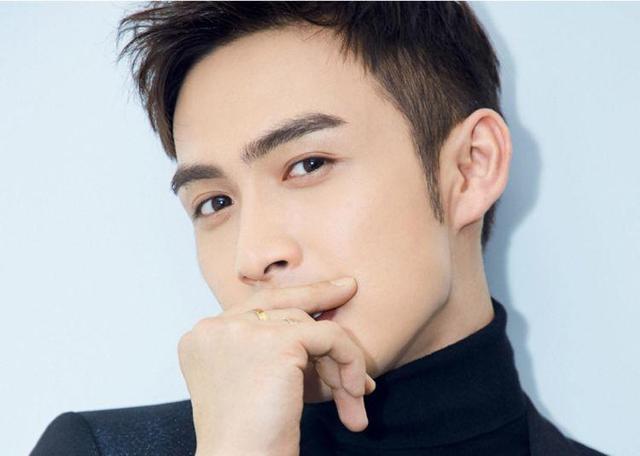 他天生厚嘴唇,出道4年演男二也很红,如今26岁终演主角