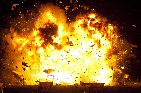 为什么面粉这些粉尘也会爆炸?它和炸药爆炸又有什么区别?