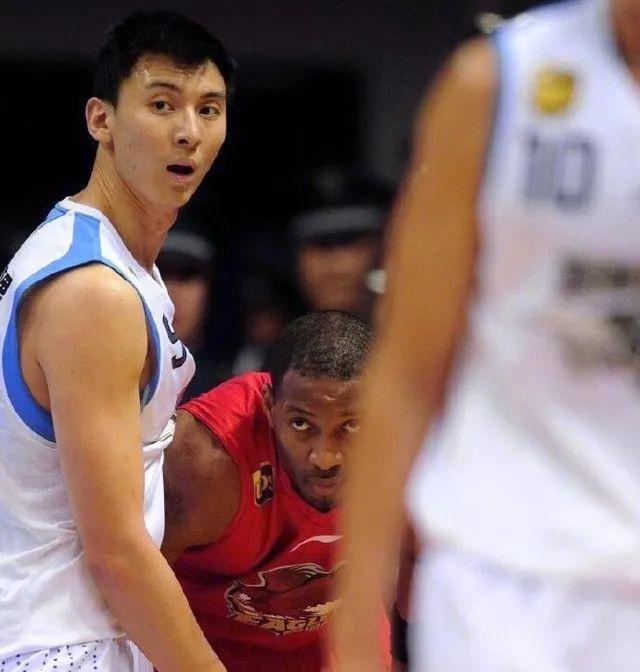 吉喆意外去世被他摇过手指的麦迪大度悼念优秀的球员和对手