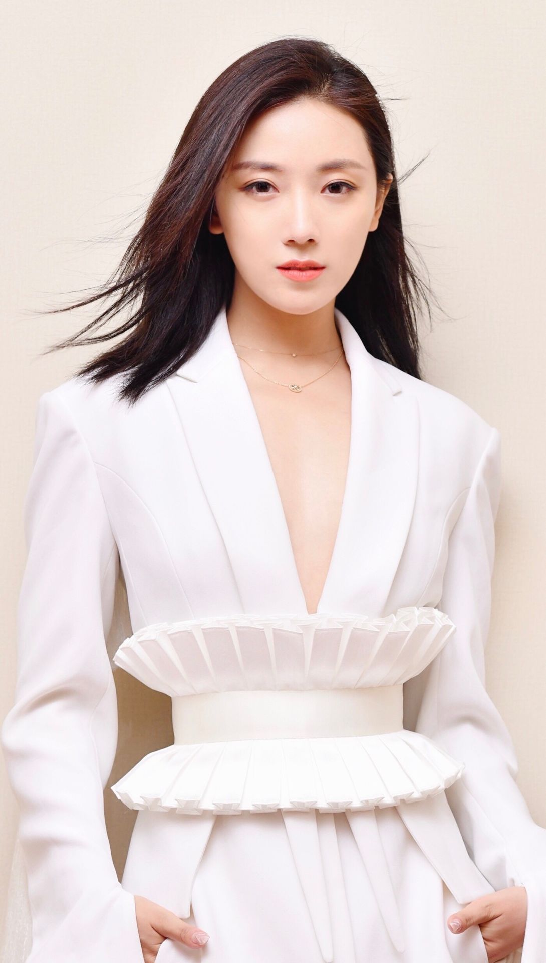 衣服要学菅纫姿穿才对,美若天仙,满满的仙气|仙气