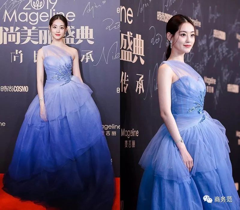 cosmo明星大合照没人抢c位姚晨林志玲刘诗诗等红毯比美