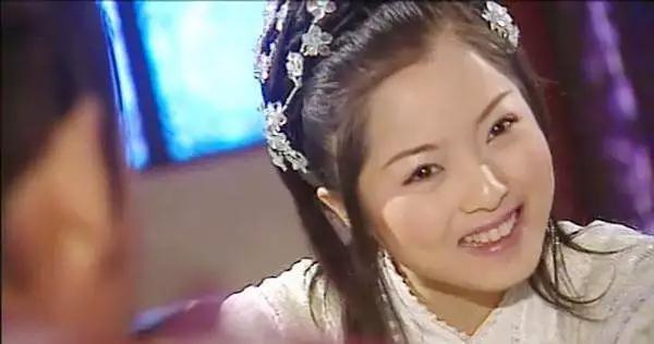 还记得《少年包青天》里的庞飞燕吗?18岁成名,当红时隐退|少年包青天|