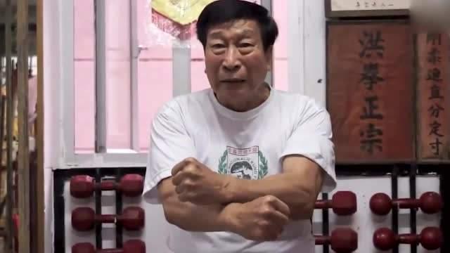 洪金宝也有过合作,在洪金宝电影《奇谋妙计五福星》里面,他的赵师傅